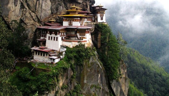 tu-vien-Paro-Taktsang-Tiger’s-Nest-bhutan-du-lich-de-men-vn