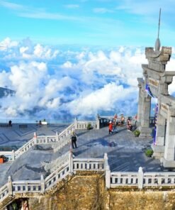 dinh-nui-Fansipan-sapa-du-lich-de-men-vn-2