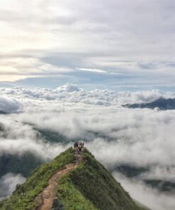 song-lung-khung-long-ta-xua-du-lich-de-men-vn