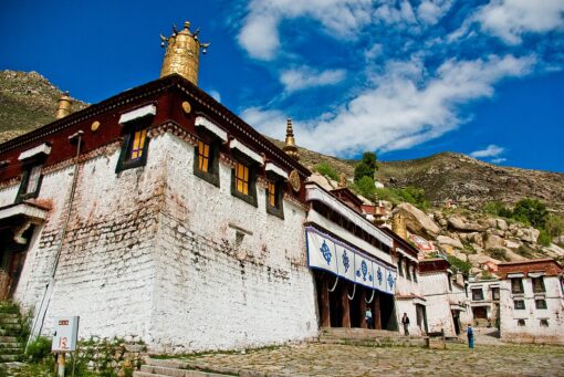 Sera_Monastery-du-lich-de-men-vn