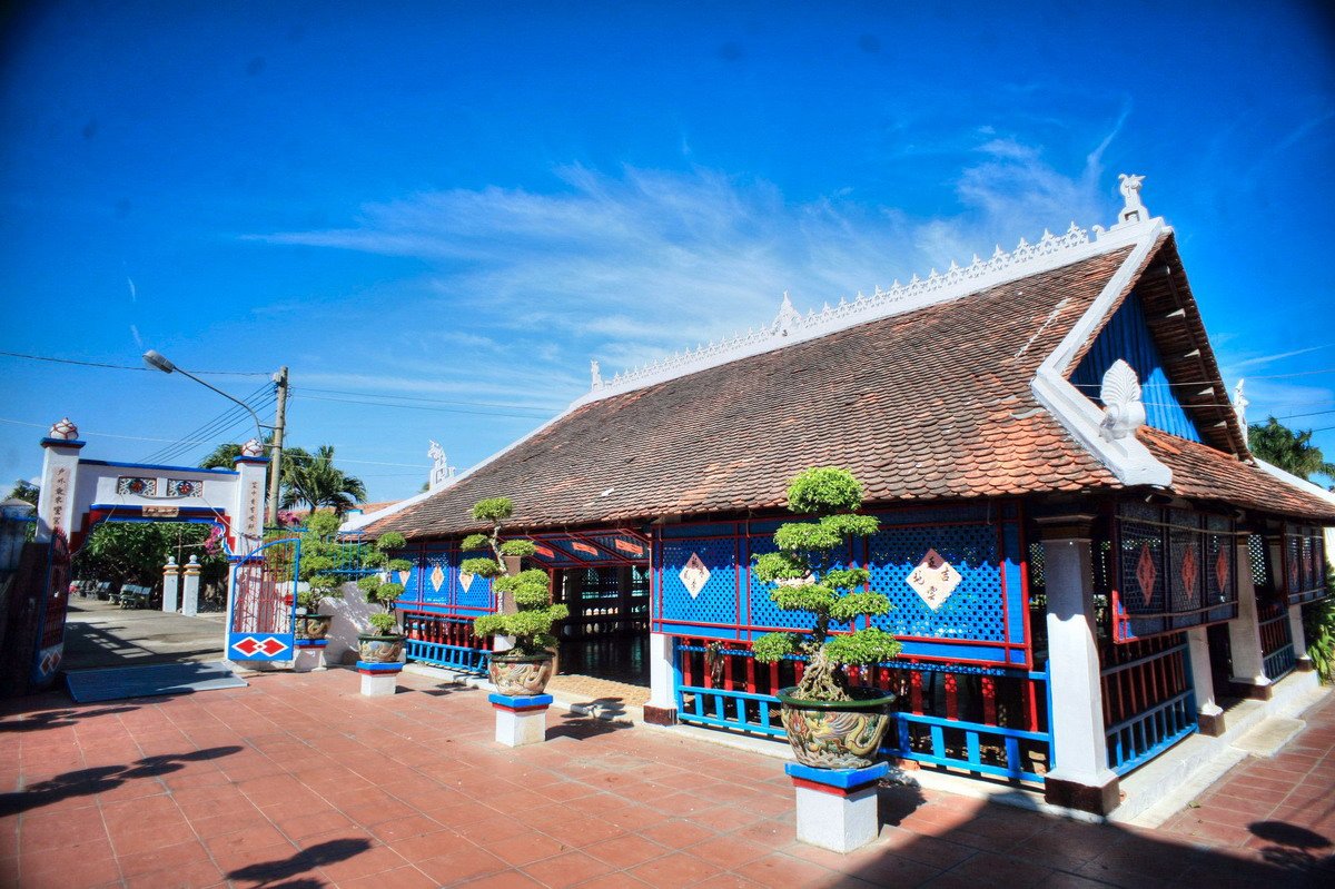 Nha-Lon-Long-Son-ba-ria-vung-tau-viet-nam-travel-de-men-du-lich-2