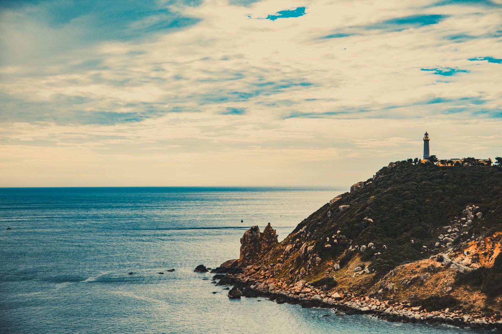 binh-minh-noi-ngon-hai-dang-dai-lanh-phu-yen-du-lich-de-men-travel-viet-nam