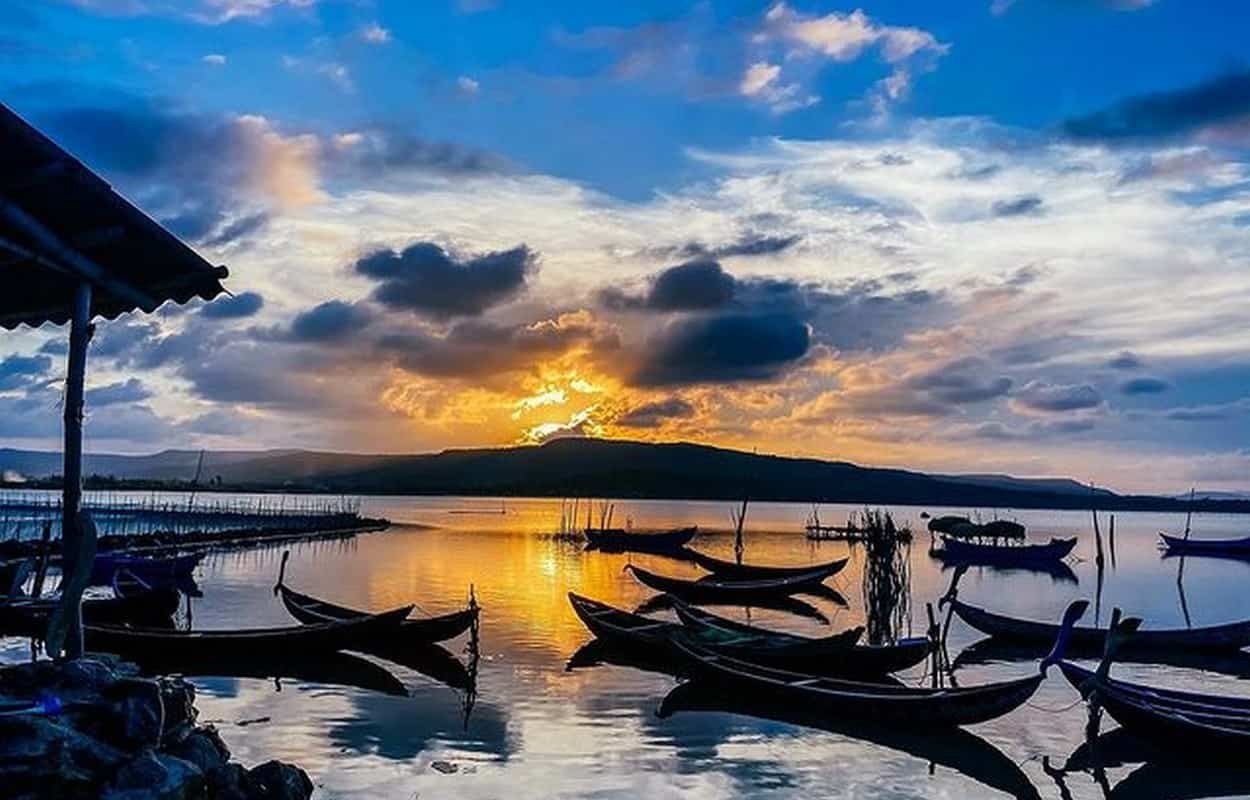 dam-o-loan-phu-yen-du-lich-de-men-travel-viet-nam