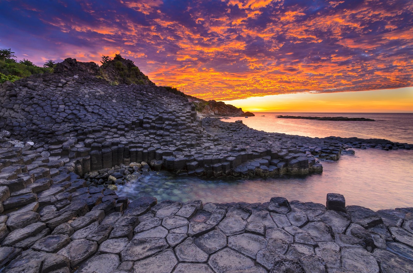 ganh-da-dia-tuyet-dep-phu-yen-tour-du-lich-de-men-travel-viet-nam