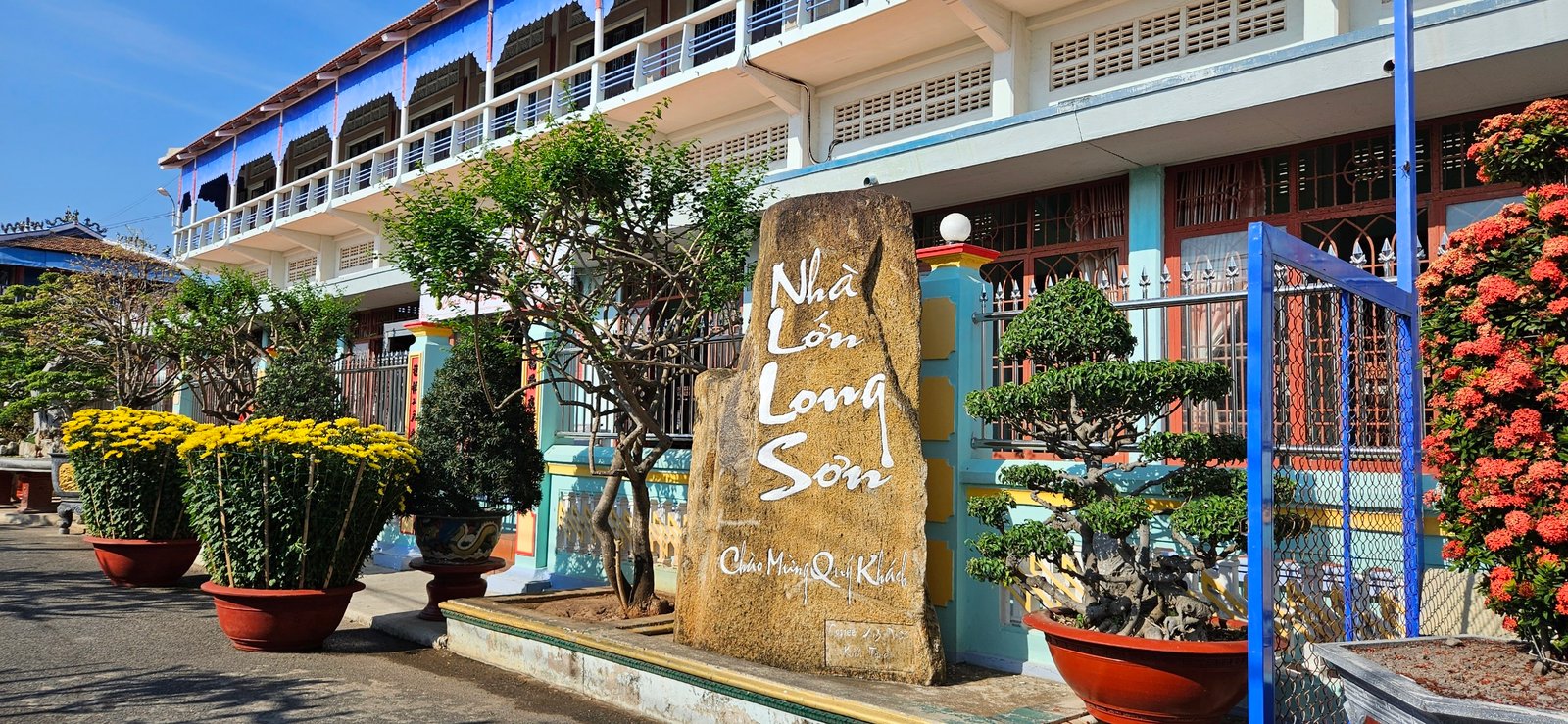 nha-lon-long-son-ba-ria-vung-tau-du-lich-de-men-travel-viet-nam