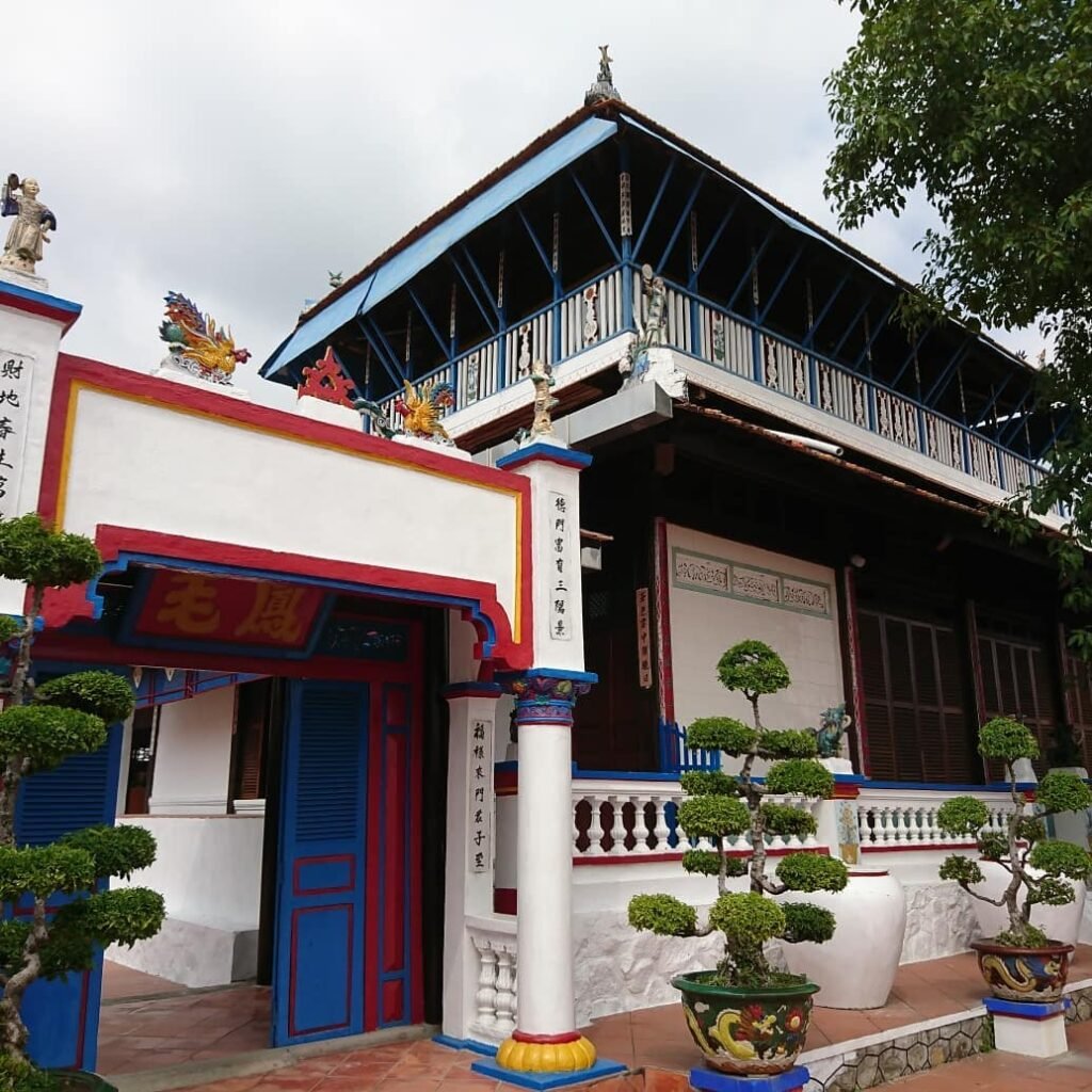 nha-lon-long-son-den-ong-tran-ba-ria-vung-tau-du-lich-de-men-travel-viet-nam
