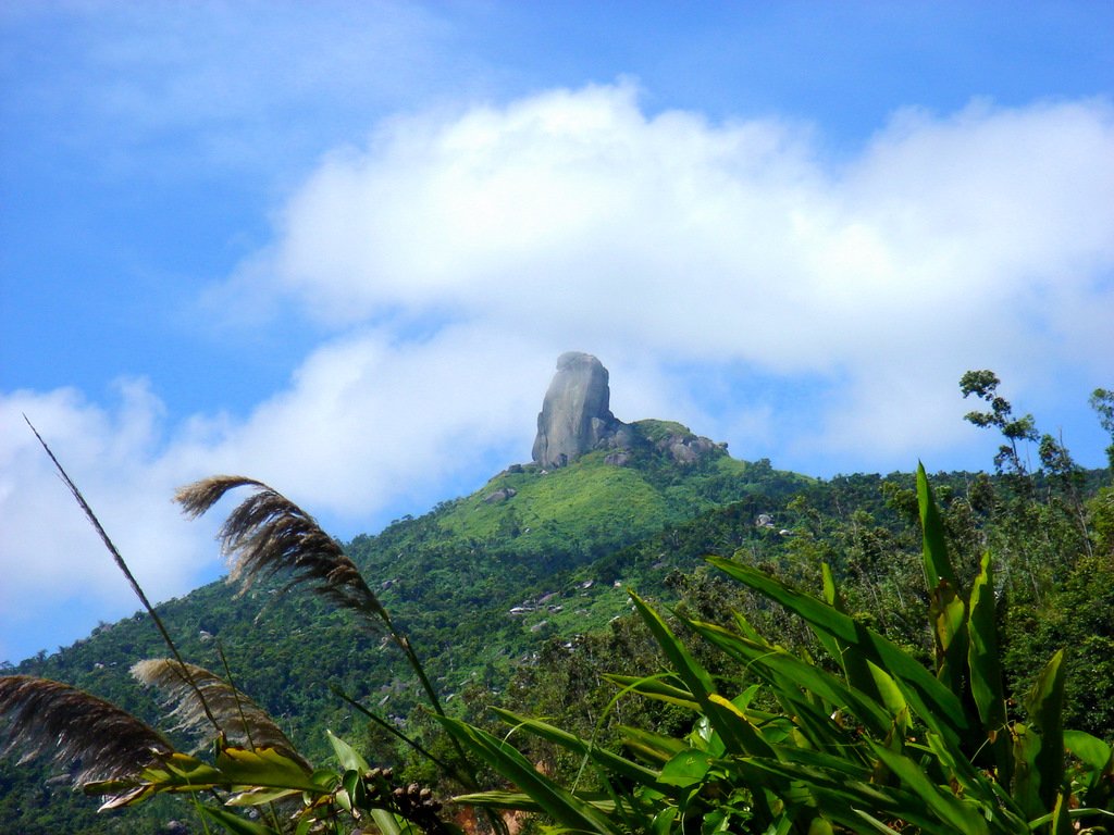 nui-da-bia-deo-ca-phu-yen-du-lich-de-men-travel-viet-nam