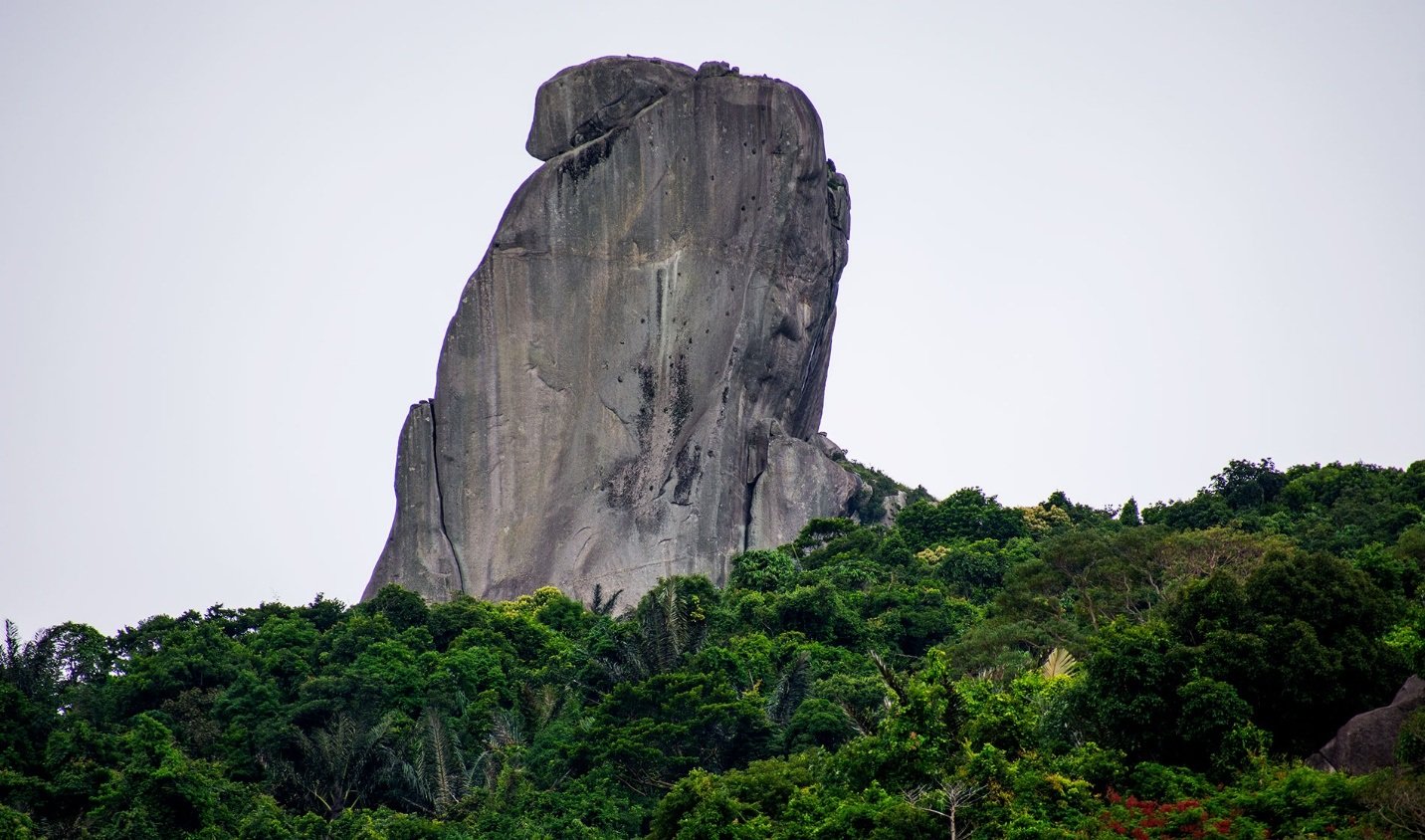 nui-da-bia-phu-yen-du-lich-de-men-travel-viet-nam-12