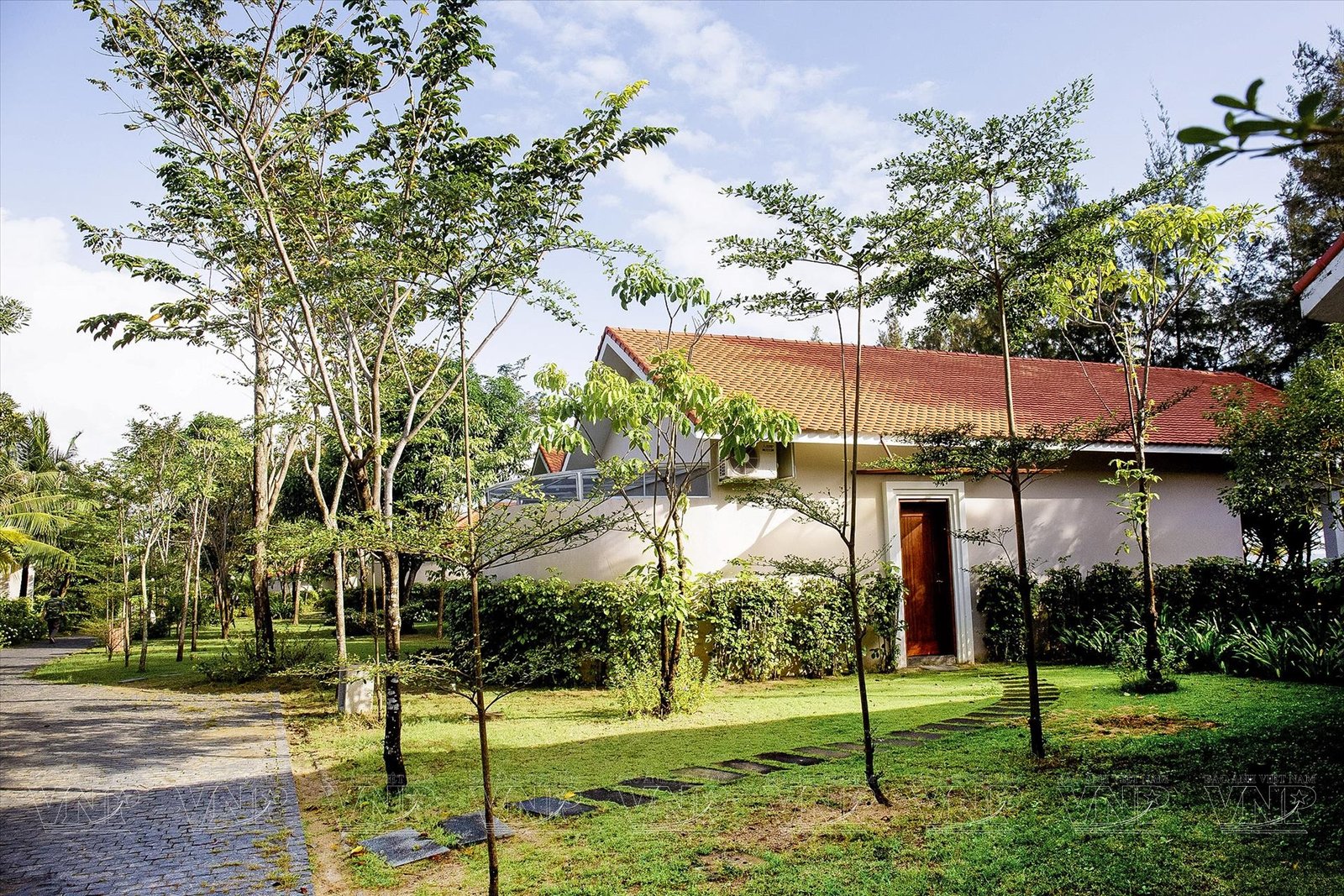 resort-5-sao-sao-mai-phu-yen-du-lich-de-men-travel-viet-nam-2