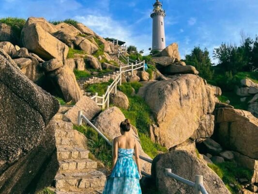 ria-cuc-dong-viet-nam-hai-dang-dai-lanh-phu-yen-du-lich-de-men-travel-12