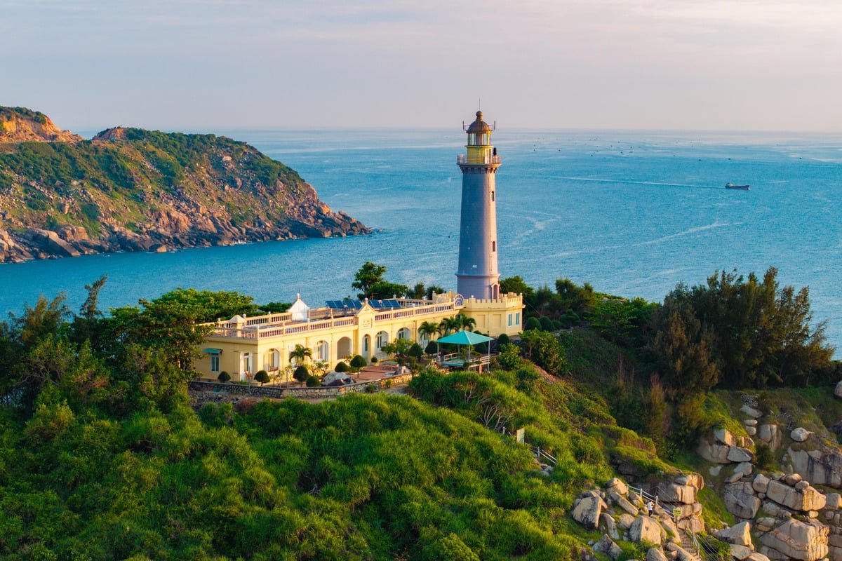 ria-cuc-dong-viet-nam-hai-dang-dai-lanh-phu-yen-du-lich-de-men-travel