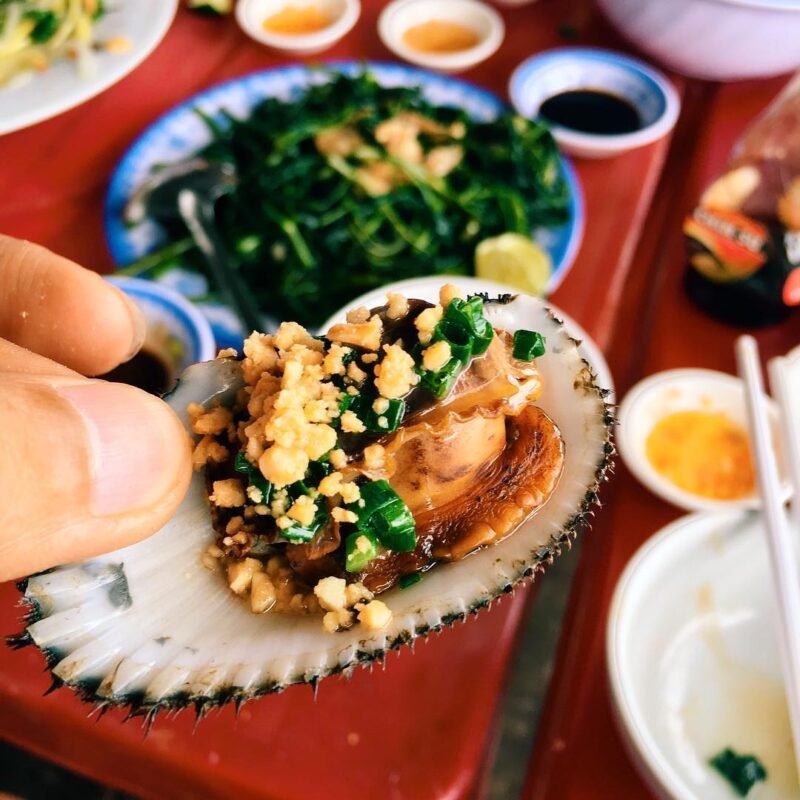 so-huyet-dam-o-loan-phu-yen-du-lich-de-men-travel-viet-nam