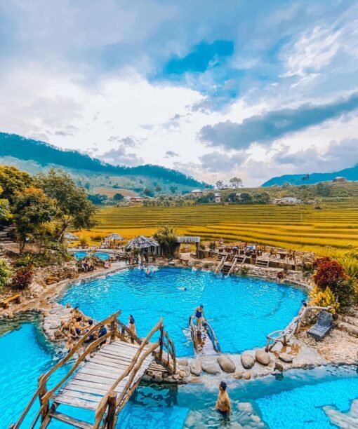 suoi-khoang-nong-tram-tau-du-lich-de-men-travel-viet-nam