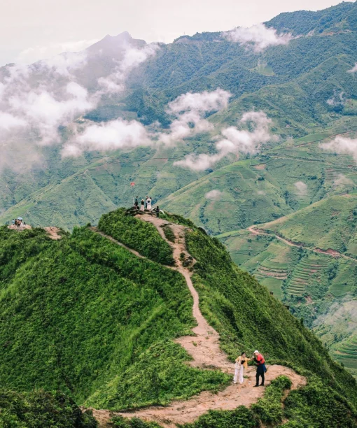 ta-xua-du-lich-de-men-travel-viet-nam