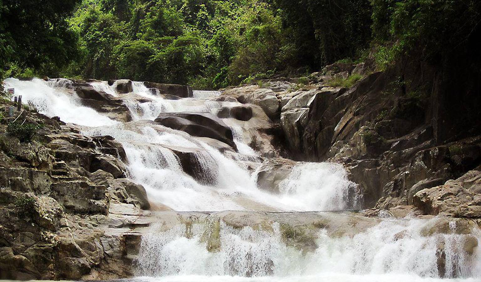 thac-troi-nam-cat-tien-vqg-cat-tien-du-lich-de-men-travel-viet-nam
