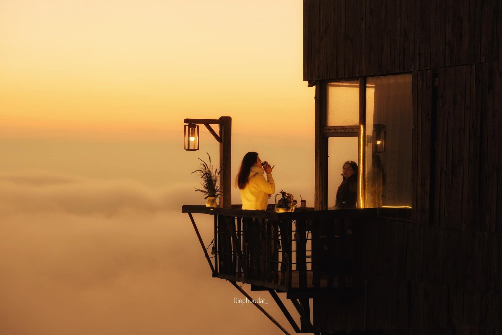 ngam-hoang-hon-tai-dinh-gio-ta-xua-du-lich-de-men-travel-viet-nam-tay-bac-mua-vang