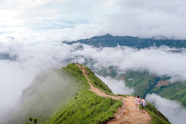 song-lung-khung-long-ta-xua-du-lich-de-men-travel-viet-nam-tay-bac-mua-vang-3