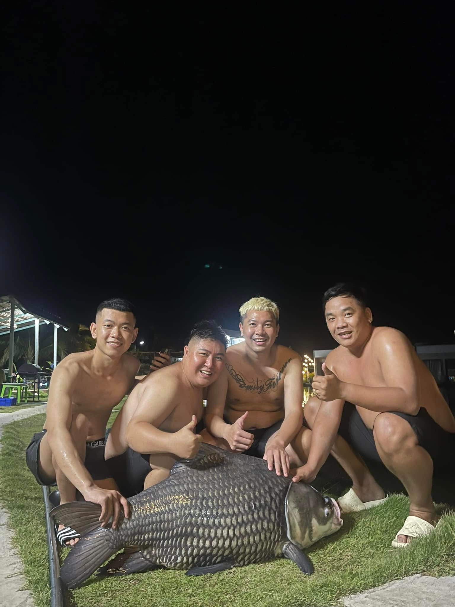 bull-arena-fishing-park-du-lich-de-men-viet-nam-travel-trips-111