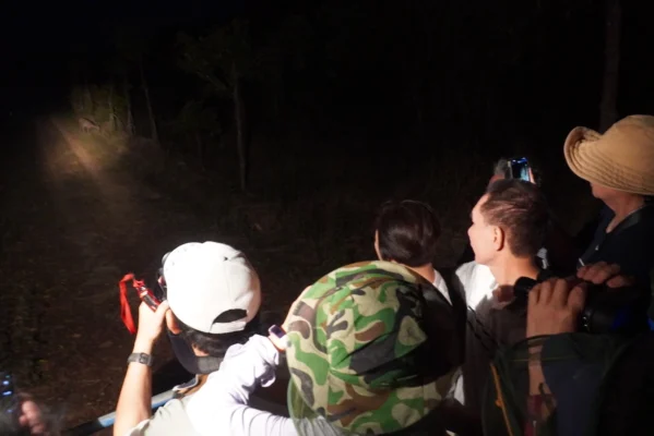 soi-thu-dem-rung-nam-cat-tien-vqg-viet-nam-du-lich-de-men-travel-vn