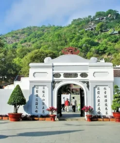 lang-thoai-ngoc-hau-du-lich-de-men-travel